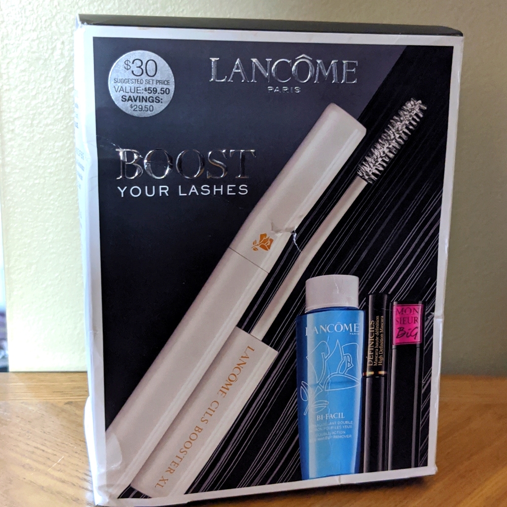 Lancome Paris Boot your lashes